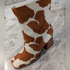 Stylish Brown and White Women's Boots